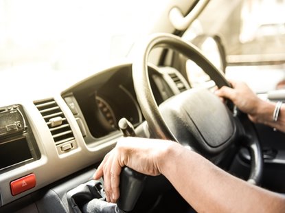 Пластмассы с УФ-отверждаемыми покрытиями, не уступающие по своим эксплуатационным свойствам металлу